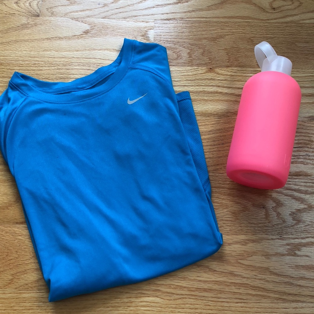 XS Nike Dri-Fit Short Sleeve Shirt